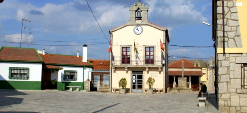 Casa Consistorial o Ayuntamiento de Peralejos de Abajo.